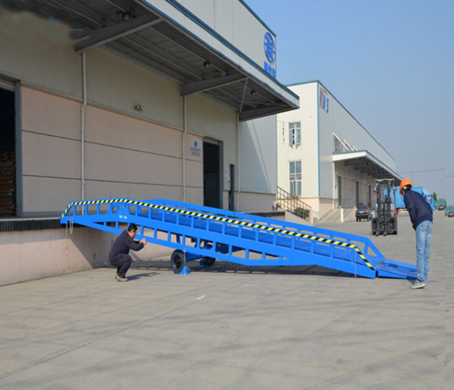 德阳移动式登车桥应用